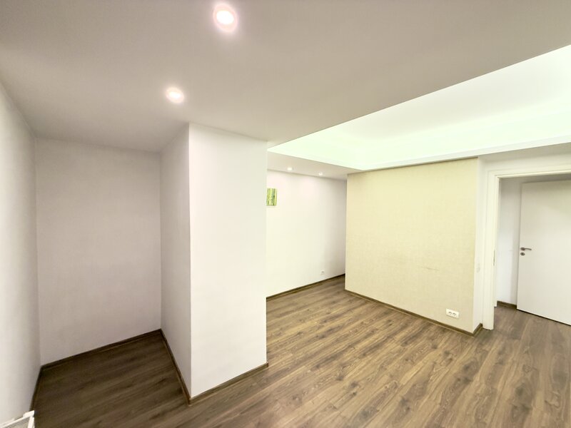 Unirii, Casa Poporului, birou 2 cam., parcare subterana inclusa, bloc 2012