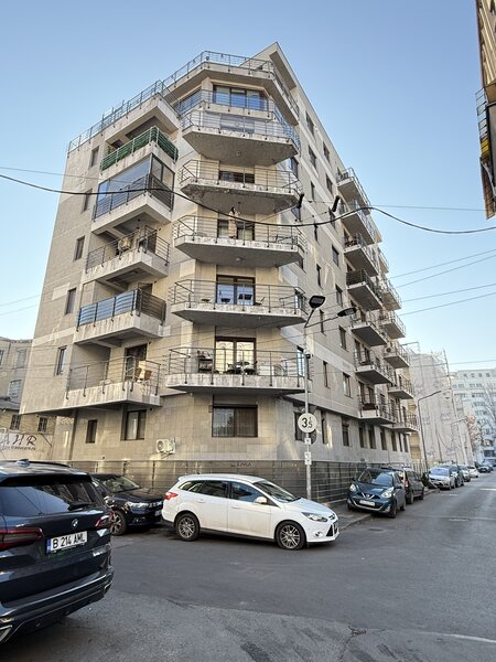 Unirii, Casa Poporului, birou 2 cam., parcare subterana inclusa, bloc 2012