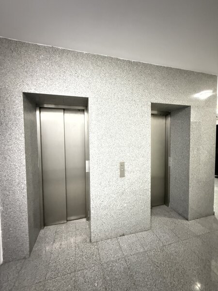 Unirii, Casa Poporului, birou 2 cam., parcare subterana inclusa, bloc 2012